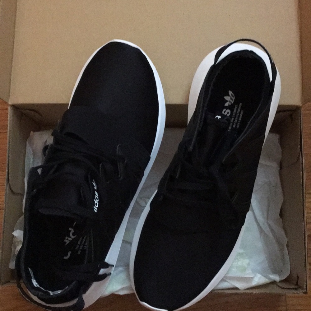 Adidas women Tubular viral shoes